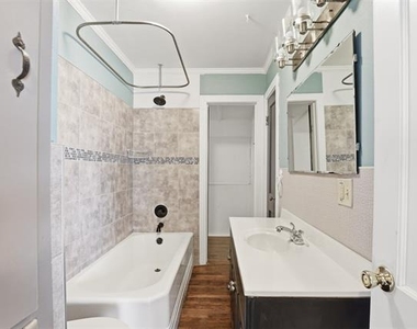 902 W Bridge Street - Photo Thumbnail 4