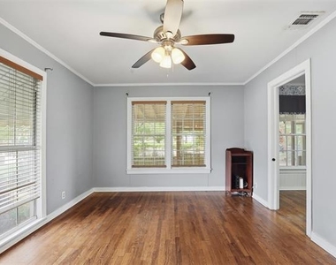 902 W Bridge Street - Photo Thumbnail 11