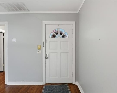 902 W Bridge Street - Photo Thumbnail 14