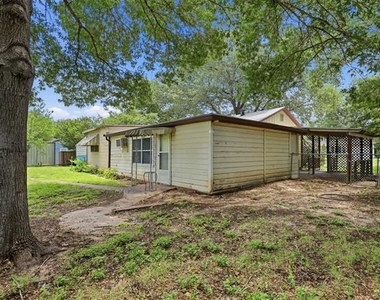 902 W Bridge Street - Photo Thumbnail 24