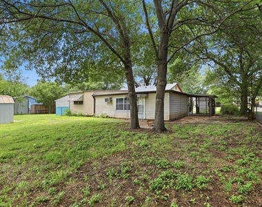 902 W Bridge Street - Photo Thumbnail 25