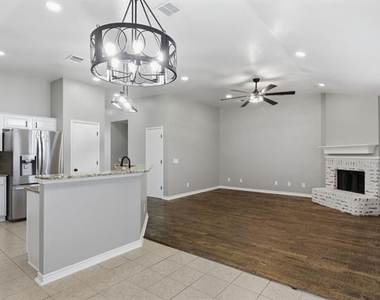 1006 Lake Dallas Drive - Photo Thumbnail 34