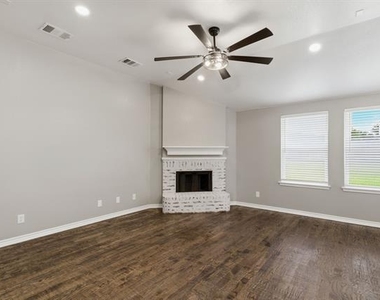 1006 Lake Dallas Drive - Photo Thumbnail 19