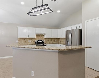 1006 Lake Dallas Drive - Photo Thumbnail 27