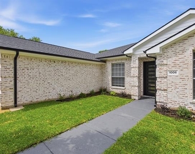 1006 Lake Dallas Drive - Photo Thumbnail 4