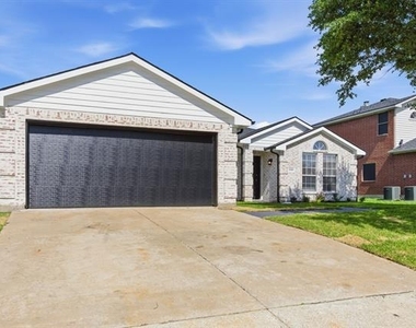 1006 Lake Dallas Drive - Photo Thumbnail 1