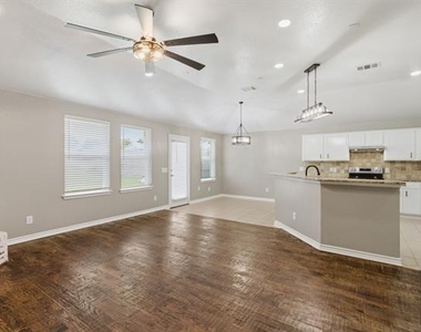 1006 Lake Dallas Drive - Photo Thumbnail 24