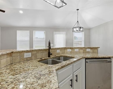 1006 Lake Dallas Drive - Photo Thumbnail 31