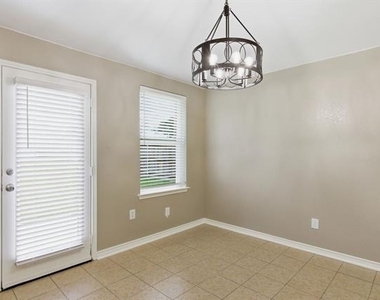 1006 Lake Dallas Drive - Photo Thumbnail 33