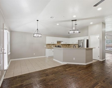 1006 Lake Dallas Drive - Photo Thumbnail 25
