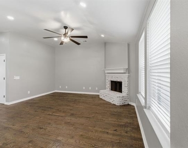 1006 Lake Dallas Drive - Photo Thumbnail 23