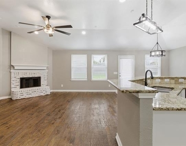 1006 Lake Dallas Drive - Photo Thumbnail 16