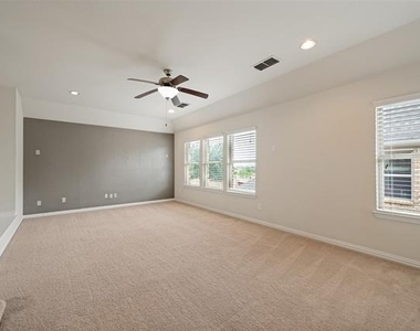 673 Revalen Lane - Photo Thumbnail 9