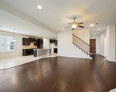 673 Revalen Lane - Photo Thumbnail 2