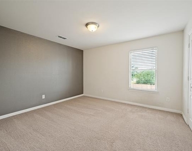 673 Revalen Lane - Photo Thumbnail 10