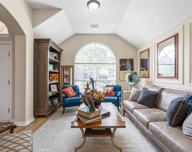 312 Equine Lane - Photo Thumbnail 5