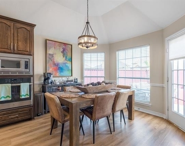 312 Equine Lane - Photo Thumbnail 12