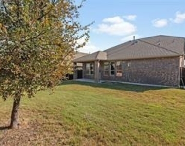 1413 Lake Grove Drive - Photo Thumbnail 30