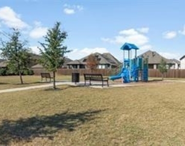 1413 Lake Grove Drive - Photo Thumbnail 36