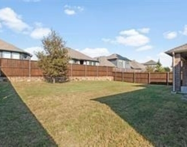 1413 Lake Grove Drive - Photo Thumbnail 28