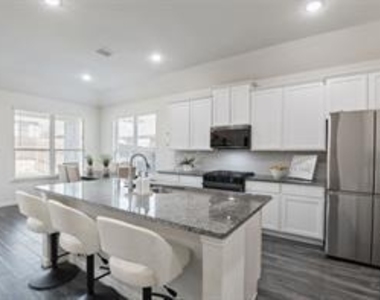 1413 Lake Grove Drive - Photo Thumbnail 3