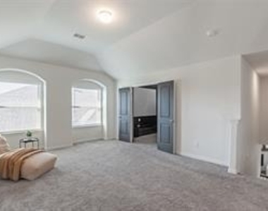 1413 Lake Grove Drive - Photo Thumbnail 21