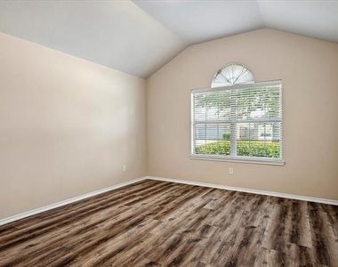 8701 Sagebrush Trail - Photo Thumbnail 6
