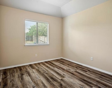 8701 Sagebrush Trail - Photo Thumbnail 9