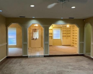 4008 Alava Drive - Photo Thumbnail 2