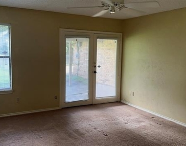 4008 Alava Drive - Photo Thumbnail 15
