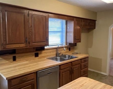 4008 Alava Drive - Photo Thumbnail 13