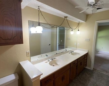 4008 Alava Drive - Photo Thumbnail 18
