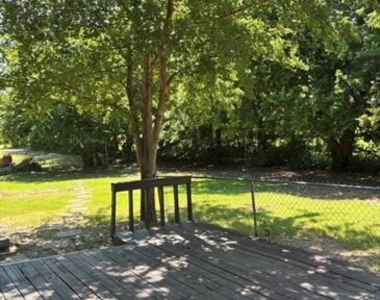 606 Laurence Drive - Photo Thumbnail 15