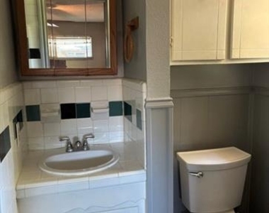 606 Laurence Drive - Photo Thumbnail 13