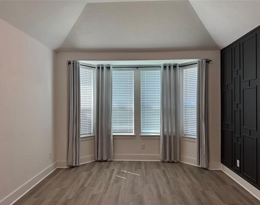 4056 Anglers Way - Photo Thumbnail 14
