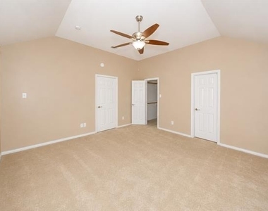 3904 Granby Lane - Photo Thumbnail 13