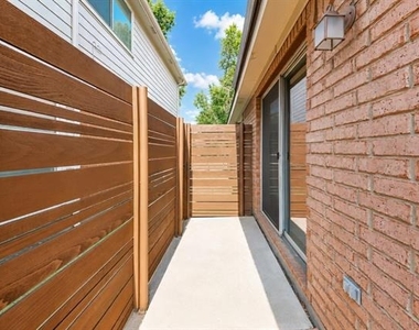 3904 Granby Lane - Photo Thumbnail 10