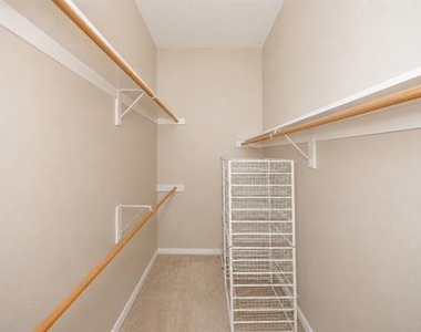 3904 Granby Lane - Photo Thumbnail 16
