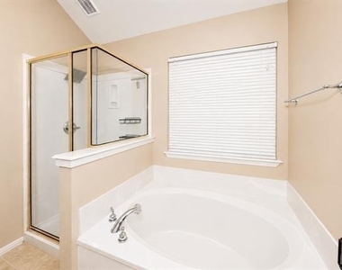 3904 Granby Lane - Photo Thumbnail 15