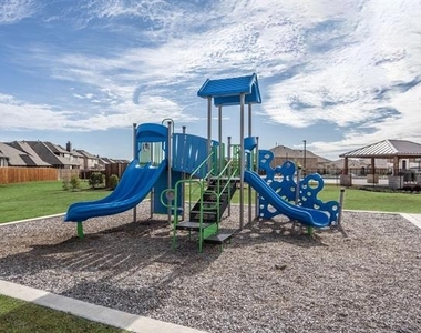 1713 Lake Grove Drive - Photo Thumbnail 28
