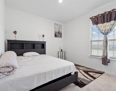 1713 Lake Grove Drive - Photo Thumbnail 21