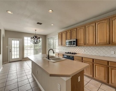 9428 Patagonia Lane - Photo Thumbnail 8