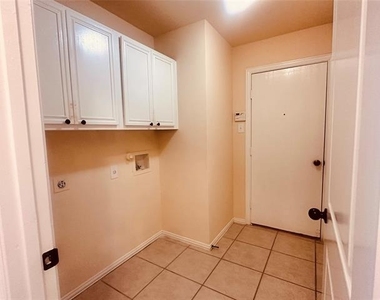 1029 Port Mansfield Drive - Photo Thumbnail 21