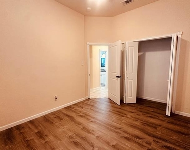 1029 Port Mansfield Drive - Photo Thumbnail 18