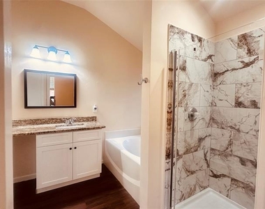 1029 Port Mansfield Drive - Photo Thumbnail 12