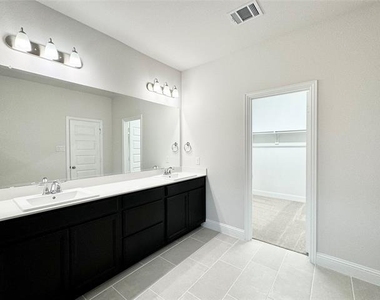 7837 Bayside Drive - Photo Thumbnail 10