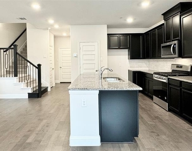 7837 Bayside Drive - Photo Thumbnail 4