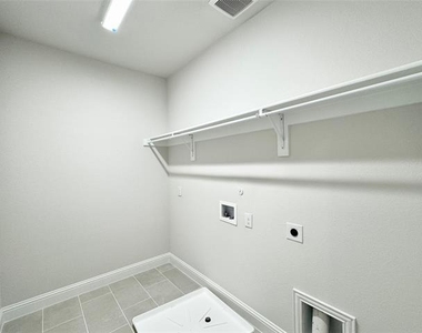 7837 Bayside Drive - Photo Thumbnail 23