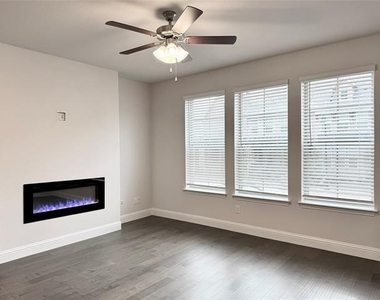 7837 Bayside Drive - Photo Thumbnail 2
