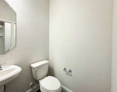 7837 Bayside Drive - Photo Thumbnail 22